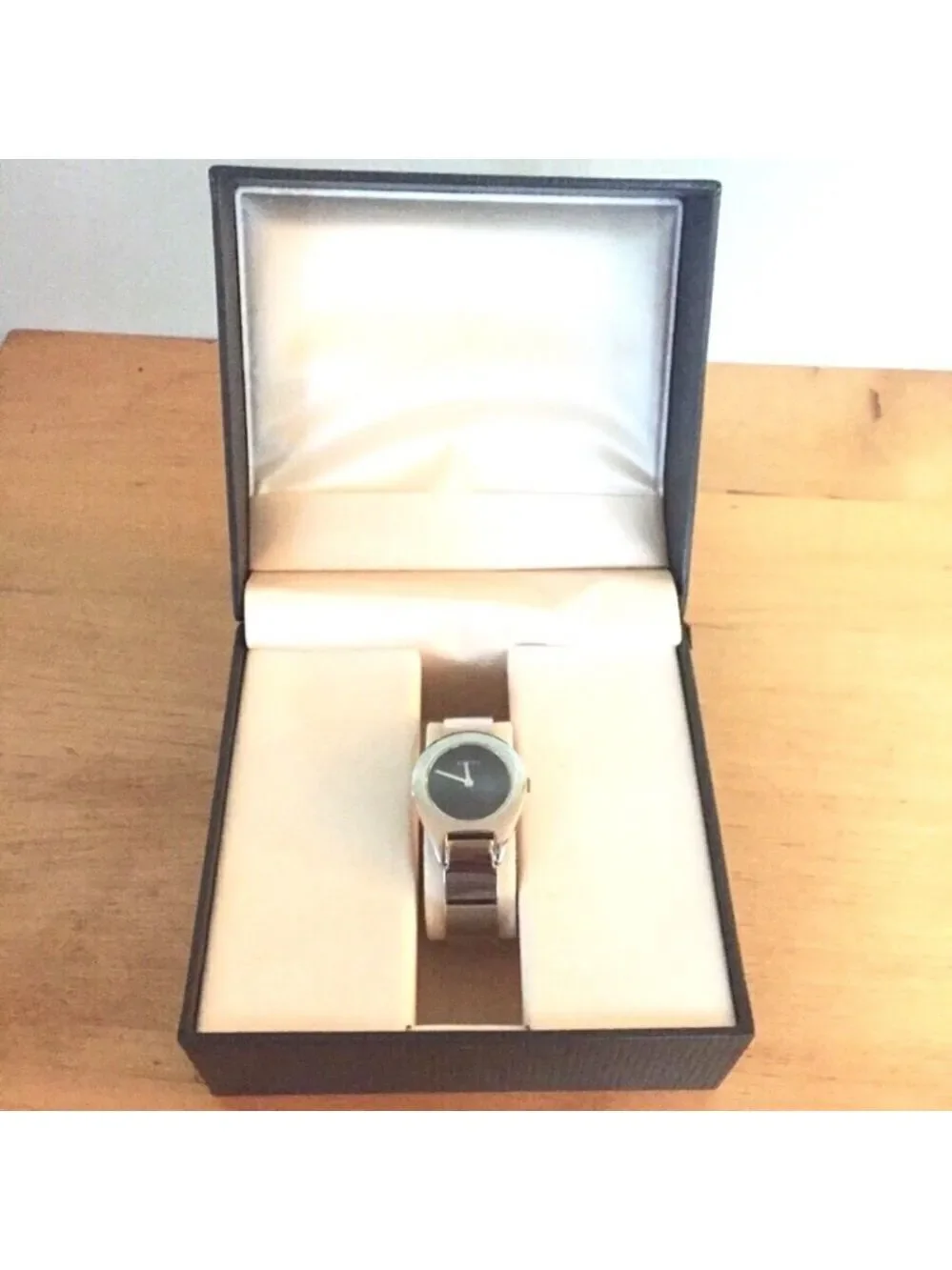 GUCCI Women’s Vintage 6700L Stainless Steel Buckle Watch Silver Black